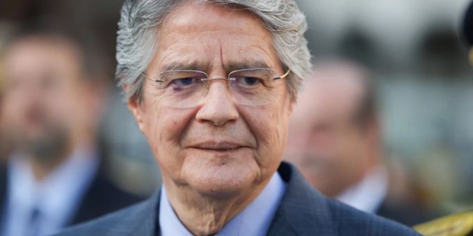 Der ecuadorianische Staatspräsident Guillermo Lasso sagte der Drogenmafia den Kampf an. Er hat über drei Provinzen den Ausnahmezustand verhängt. Der ecuadorianische Staatspräsident Guillermo Lasso sagte der Drogenmafia den Kampf an. Er hat über drei Provinzen den Ausnahmezustand verhängt.