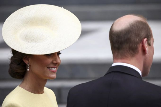 Kate Middleton erschien vor der Kirche an der Seite ihres Ehemanns. Kate Middleton