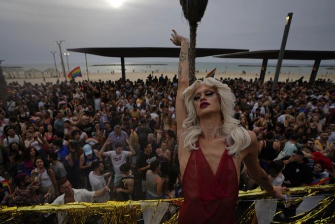 Zehntausende Feiern Bei Pride Parade In Tel Aviv