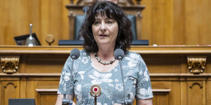 Die Bündner FDP-Nationalrätin Anna Giacometti will dort bleiben, wo sie verwurzelt ist – nämlich in den Bergen. Blatten Anna Giacometti