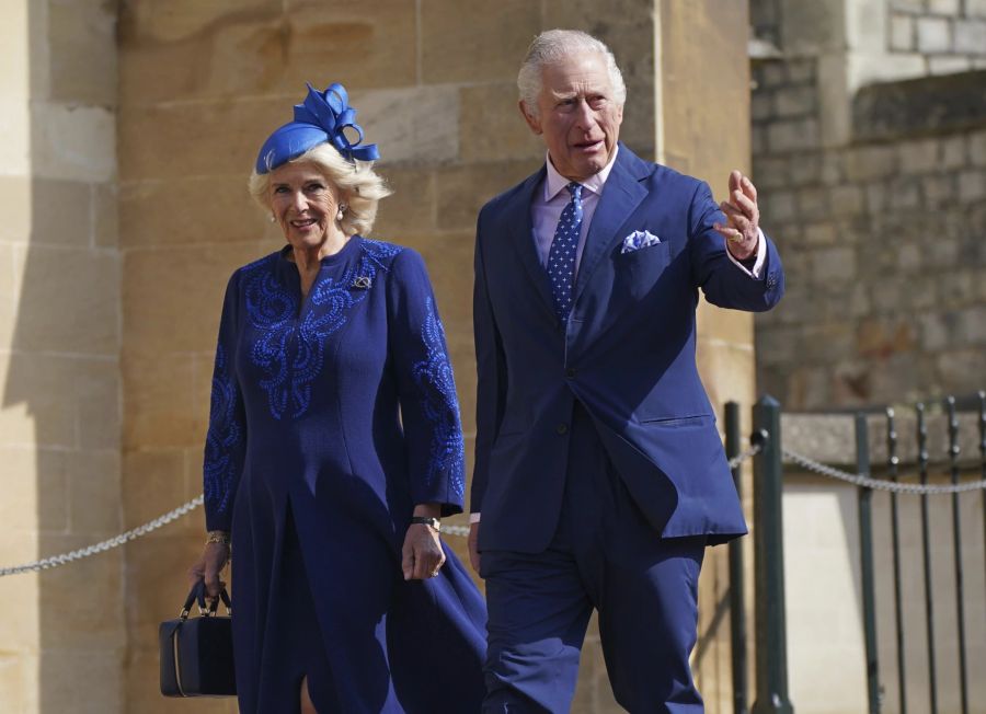 König Charles und seine Camilla bei Ostergottesdienst.