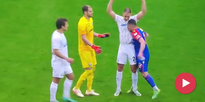 Kopfstoss wie Zidane! - Hier rastet FCB-Xhaka im Klassiker komplett aus