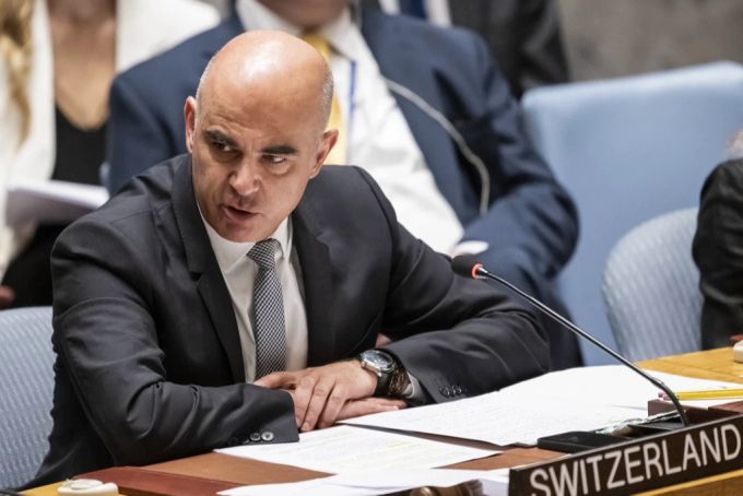Der Generalsekretariat von Alain Berset zeigt sich wenig begeistert von den Vorschlägen von Karin Keller-Sutter. karin keller-Sutter