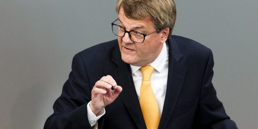 FDP-Politiker Reinhard Houben während einer Rede im Deutschen Bundestag.