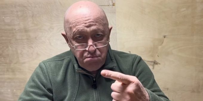 Nicht zufrieden mit der russischen Kriegsführung im Ukraine-Krieg: Wagner-Boss Jewgeni Prigoschin. ukraine krieg prigoschin