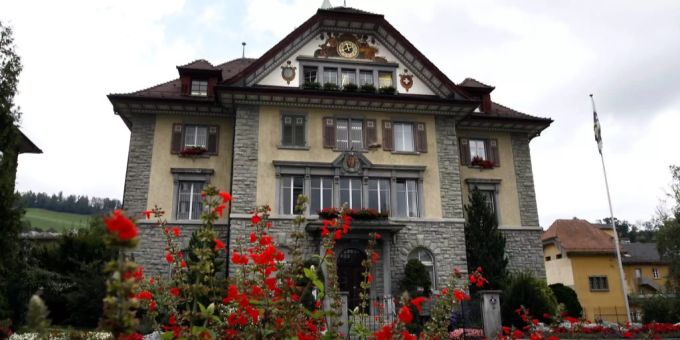 Das Gemeindehaus von Kriens. Das Gemeindehaus von Kriens