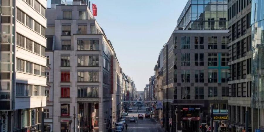 Die fast leere Friedrichstrasse in Berlin