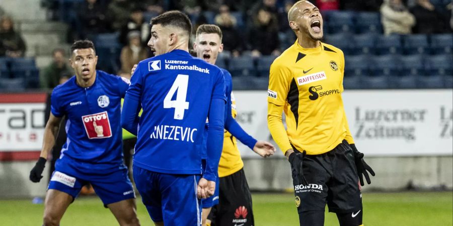 Guillaume Hoarau (rechts) dürfte im Sturm Nsame ersetzen.