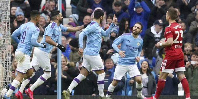 Manchester City feiert das Tor durch Mittelfelder Ilkay Gündogan. manchester city
