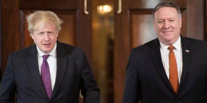 Johnson (l.) und Pompeo Johnson (l.) und Pompeo