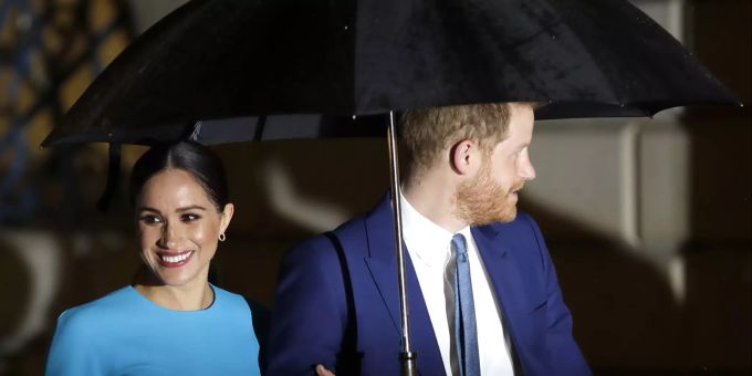 Meghan Markle und Prinz Harry geniessen das Blitzlicht-Gewitter. meghan markle