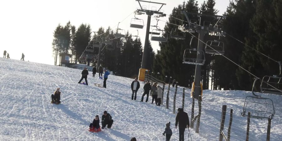 Wintersport Skifahrer