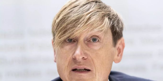 Stefan Meierhans, der Schweizer Preisüberwacher, fordert ab Dezember 2020 Tarifsenkungen im öffentlichen Verkehr. (Archivbild) Stefan Meierhans, der Schweizer Preisüberwacher, fordert ab Dezember 2020 Tarifsenkungen im öffentlichen Verkehr. (Archivbild)