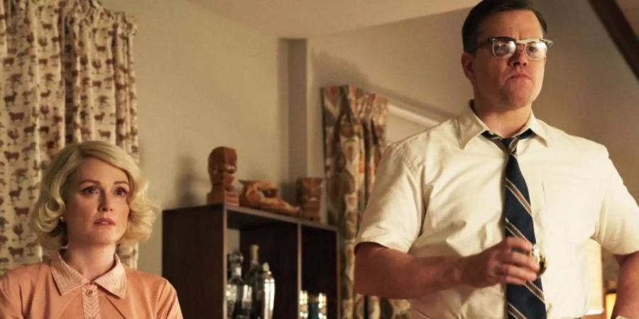 Margaret (Julianne Moore) und Gardner (Matt Damon) in einer Szene des Films "Suburbicon - Der Tod wohnt in der Vorstadt". Foto: Hilary Bronwyn Gayle/ZDF/dpa