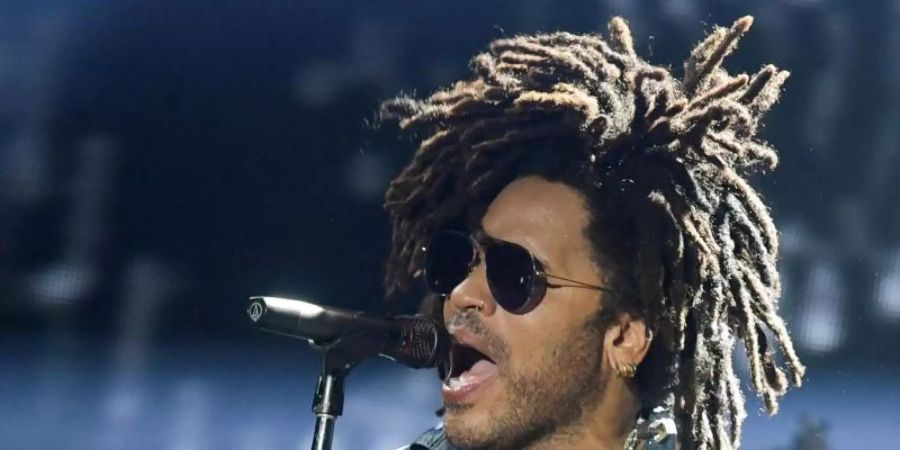 Noch heute benutze er ein Klavier, um Songs zu schreiben, sagt Lenny Kravitz. Foto: Axel Heimken/dpa/Archiv