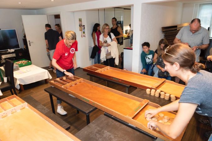 Sjoelen ist auch Sport mit Meisterschaften.