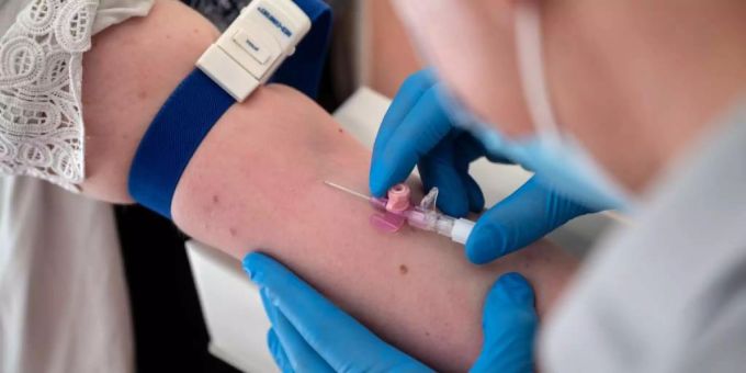 Die USA möchte Anfang November einen Impfstoff gegen das Coronavirus lancieren. covid 19 roche
