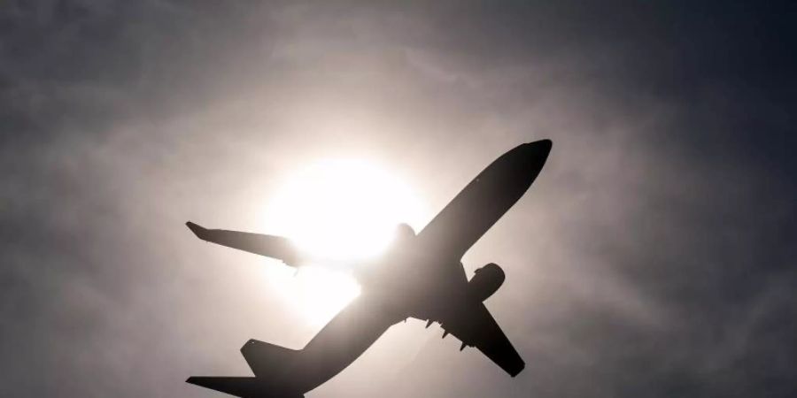 Der Dachverband der Fluggesellschaften ist sich sicher: In Flugzeugen herrscht kein erhöhtes Risiko, sich mit Covid-19 anzustecken. Foto: Federico Gambarini/dpa