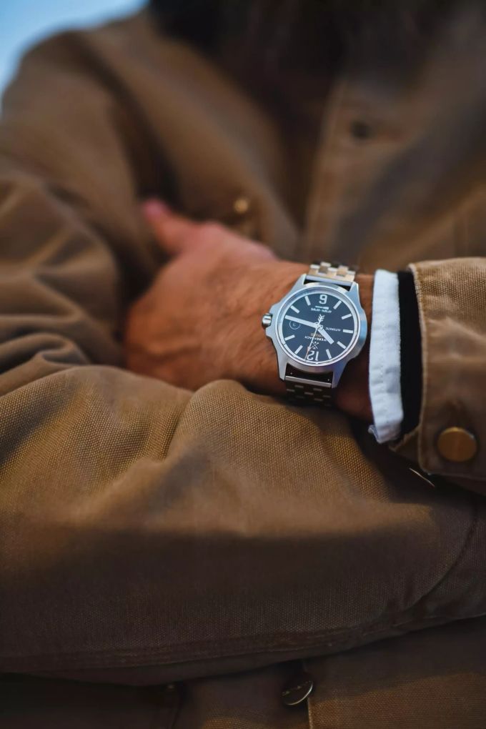 Die Soyuz Black. Uhr am Handgelenk