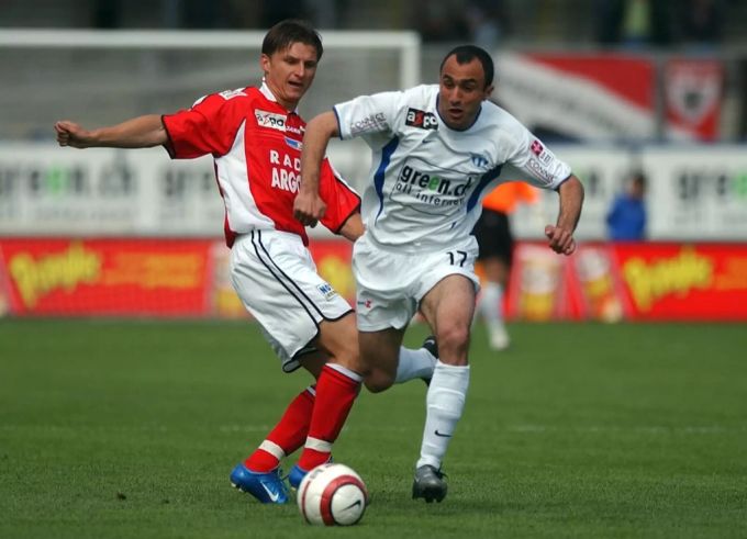 Artur Petrosyan (FCZ) gegen Marek Citko (Aarau). Artur Petrosyan FCZ