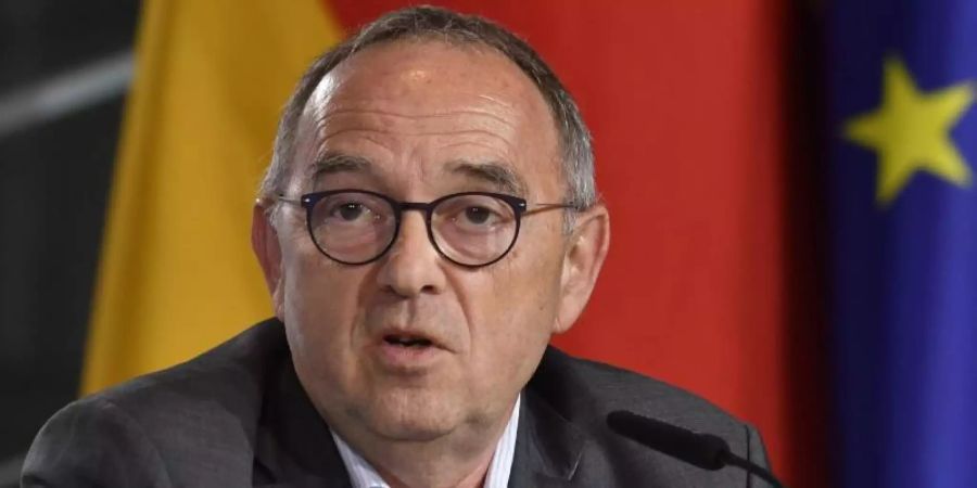 SPD-Bundesvorsitzender Norbert Walter-Borjans kritisiert den CDU-Vorschlag zur Wahlreform. Foto: John Macdougall/AFP/POOL/dpa