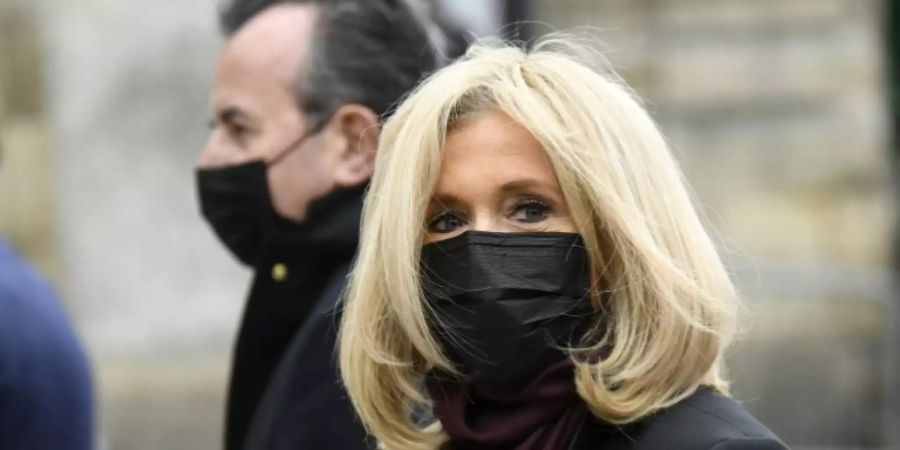 Auch Präsidentengattin Brigitte Macron kam zur Trauerfeier für Gréco