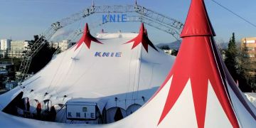 knie premiere
