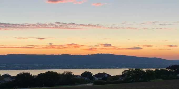 Sonnenuntergang in Zollikon: Allmend. Sonnenuntergang
