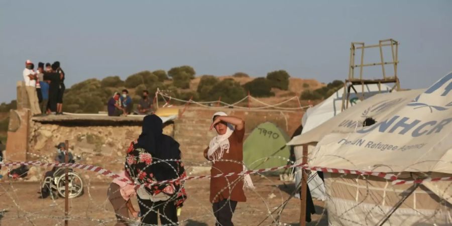 Bewohner des Übergangslagers auf Lesbos