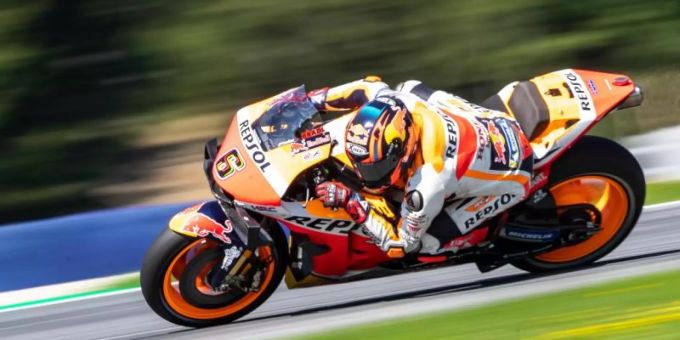 Stefan Bradl in Aktion in der MotoGP. MotoGP