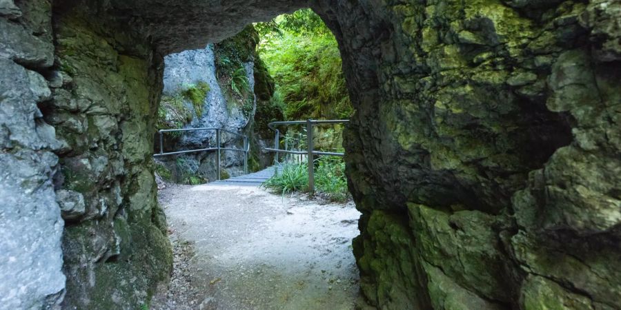 Der Eingang zur Teufelsschlucht mitten in Hägendorf. - Kanton Solothurn