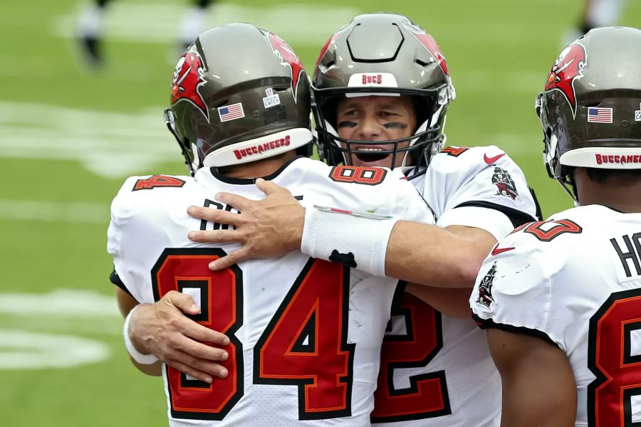 NFL Chargers Buccaneers Football