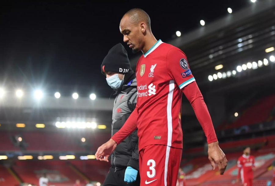 Fabinho muss bei Liverpool verletzt ausgewechselt werden.