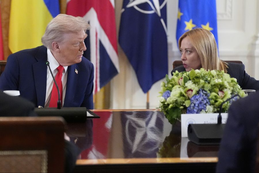 Donald Trump und Giorgia Meloni haben sich zerstritten.