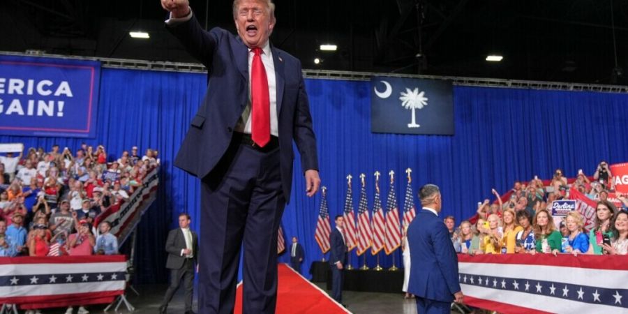 ARCHIV - US-Präsident Donald Trump bei einer Wahlkampfveranstaltung im August in Myrtle Beach, South Carolina. Foto: Jacquelyn Martin/AP/dpa/Archivbild