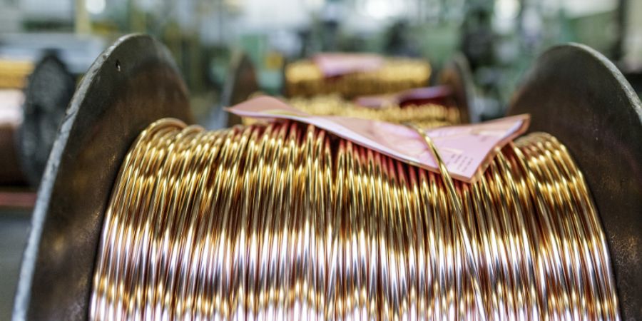 Der Kupferpreis hat einen neuen Rekord erreicht. An der Londoner Metallbörse LME kostete eine Tonne am Montagabend zeitweise 14'533 US-Dollar. Damit wurde der bisherige Höchststand vo...