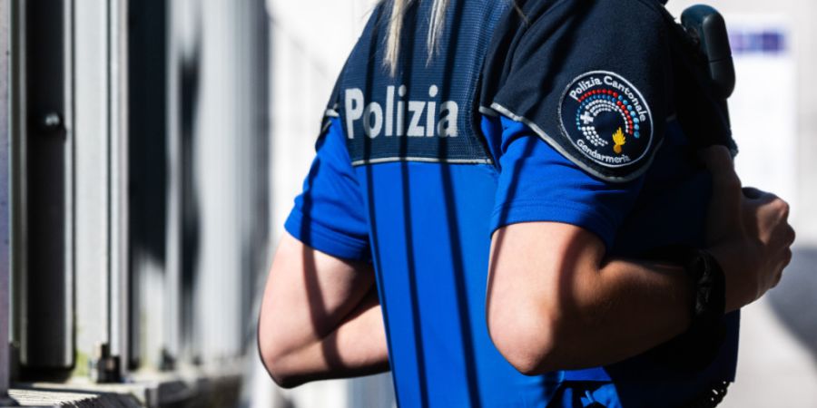 Die Kantonspolizei Tessin informierte am Samstagabend über einen schweren Verkehrsunfall auf der Autobahn A2. (Archivbild)