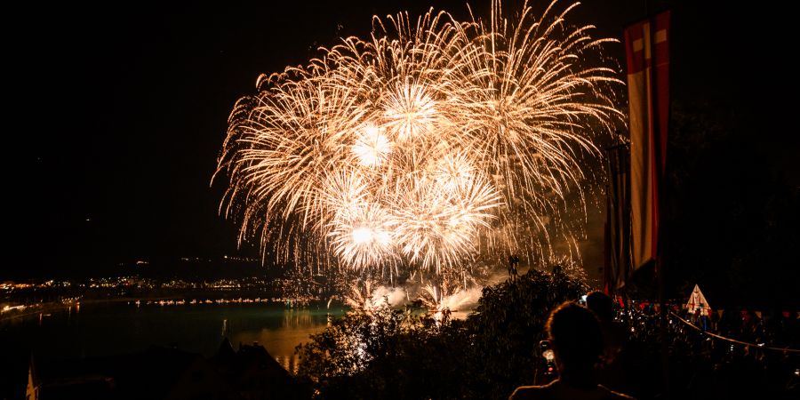 Die eindrucksvollen Feuerwerke über dem Zürichsee bildeten die Höhepunkte am Freitag- und Samstagabend.