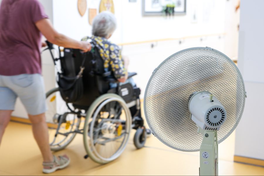 Speziell vulnerable Personen kämpfen besonders mit der Hitze.