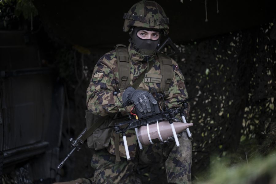 Grund dafür ist die moderne Kriegsführung, wie sie etwa im Krieg in der Ukraine zu beobachten ist.