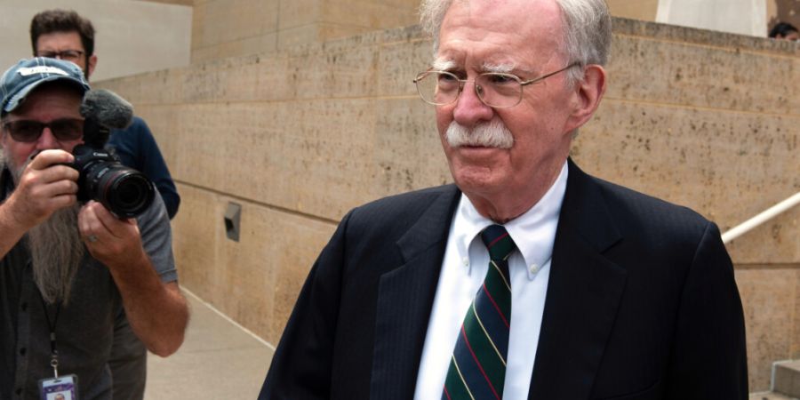 Der ehemalige nationale US-Sicherheitsberater der Trump-Regierung, John Bolton, verlässt das US-Bezirksgericht in Greenbelt. Foto: Cliff Owen/FR170079 AP/AP/dpa