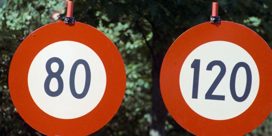Berechnungen des BFU belegen, dass sich die Zahl der Todesopfer bei einer Tempoerhöhung um 10 km/h verdoppeln könnte. (Archivbild)