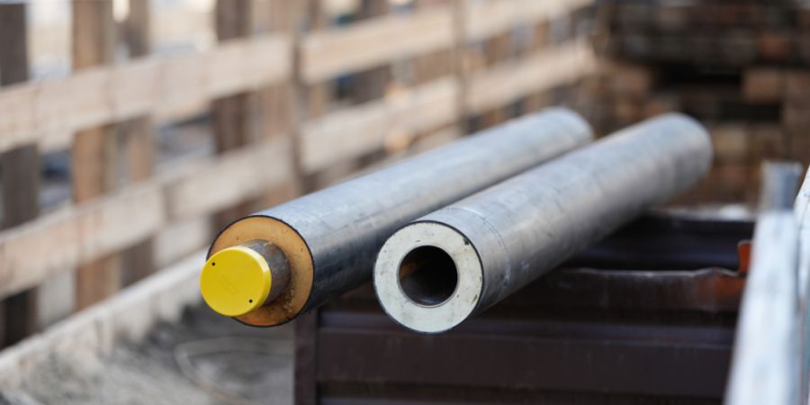 Mit über Leitungen transportierter Fernwärme aus Industrie- und Gewerbebetrieben könnten in Haushalten Öl- und Gasheizungen ersetzt werden. (Archivbild)