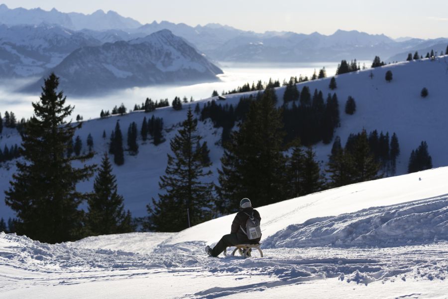 Die Alpenregionen bleiben laut dem Wetterbericht am Samstagvormittag vorerst sonnig. (Symbolbild)