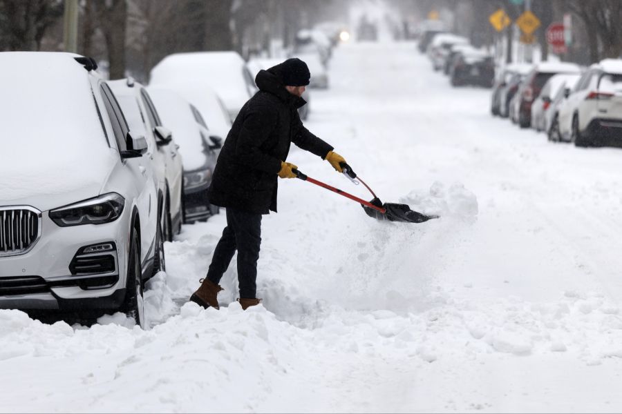 In Washington überzogen Schneehügel die Strassen.