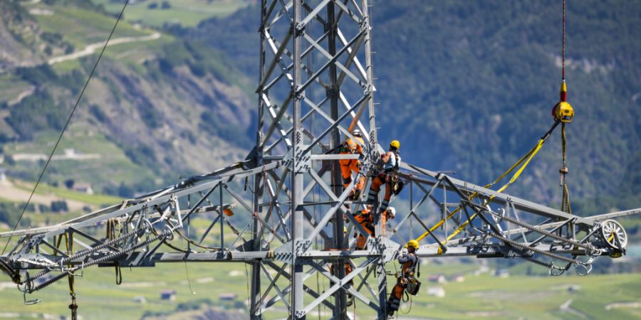 Das Nidwaldner Elektrizitätswerk (EWN) baut den Anteil an Kabelleitungen im Boden aus. Davon profitiert Wiesenberg und das Stanserhorn. (Symbolbild)