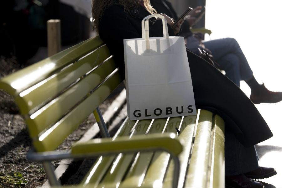 Der Detailhändler Globus streicht 48 Stellen aus dem Schweizer Head Office. (Archivbild)