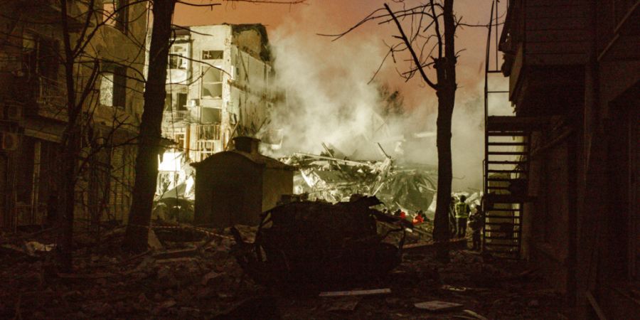 ARCHIV - Zerstörung nach einem russischen Raketenangriff. Foto: Nicolas Cleuet/Le Pictorium via ZUMA Press/dpa