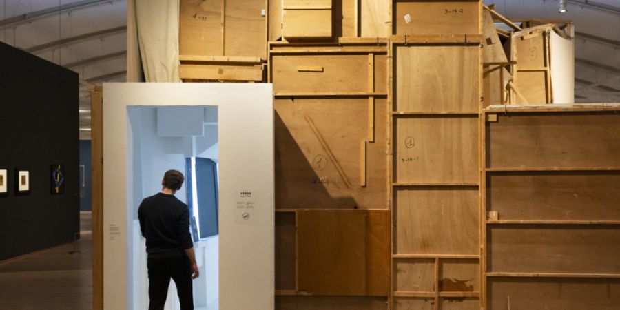 Herzstück der Ausstellung «Kurt Schwitters. Grenzgänger der Avantgarde» ist der Merzbau des deutschen Künstlers. Schwitters hatte einen solchen ab 1923 in seinem Haus in Hannover err...