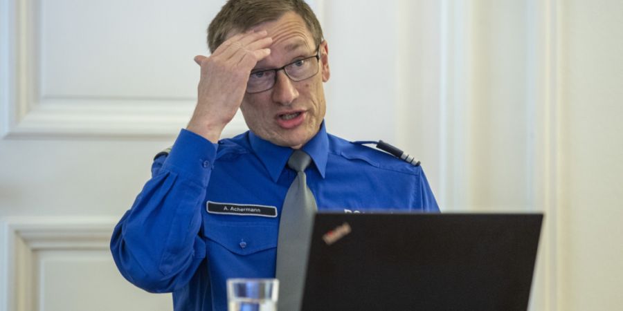 Adi Achermann, Kommandant der Luzerner Polizei, orientierte am Montag über die Straftaten 2025. (Archivbild)